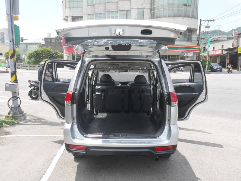 Mitsubishi  Zinger 僅跑1萬 里程保證 有定速 鋁圈 後出風口 可改貨車牌 ZINGER 2.4 | 新北市汽車商業同業公會｜TACA優良車商聯盟｜中古、二手車買車賣車公會認證保固