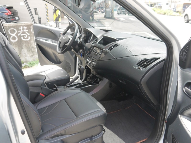 Mitsubishi  Zinger 僅跑1萬 里程保證 有定速 鋁圈 後出風口 可改貨車牌 ZINGER 2.4 | 新北市汽車商業同業公會｜TACA優良車商聯盟｜中古、二手車買車賣車公會認證保固