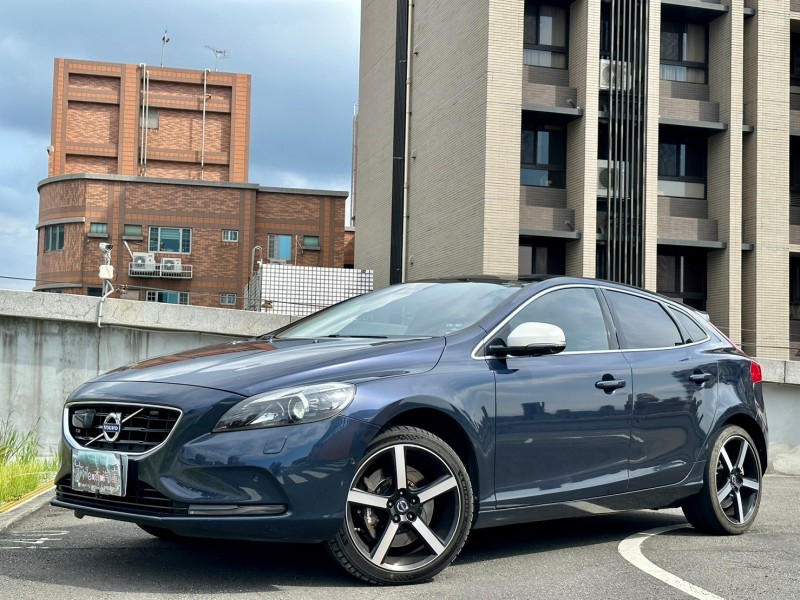 Volvo  V40 2015 Volvo V40 T5 2.0 旗艦版 頂級 原版件認證車 | 新北市汽車商業同業公會｜TACA優良車商聯盟｜中古、二手車買車賣車公會認證保固
