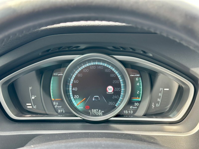Volvo  V40 2015 Volvo V40 T5 2.0 旗艦版 頂級 原版件認證車 | 新北市汽車商業同業公會｜TACA優良車商聯盟｜中古、二手車買車賣車公會認證保固