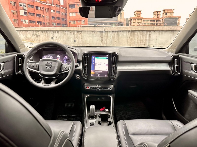 Volvo  XC40 2019型 Volvo XC40 T4 2.0 一手車 全程原廠保養 原版件認證車 | 新北市汽車商業同業公會｜TACA優良車商聯盟｜中古、二手車買車賣車公會認證保固