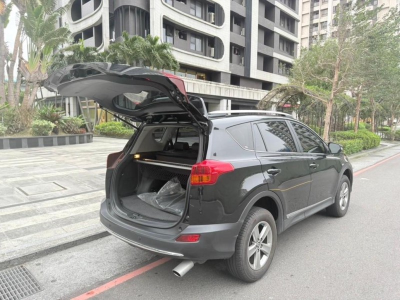 Toyota  RAV4 2015 Toyota RAV4 2.5 G | 新北市汽車商業同業公會｜TACA優良車商聯盟｜中古、二手車買車賣車公會認證保固