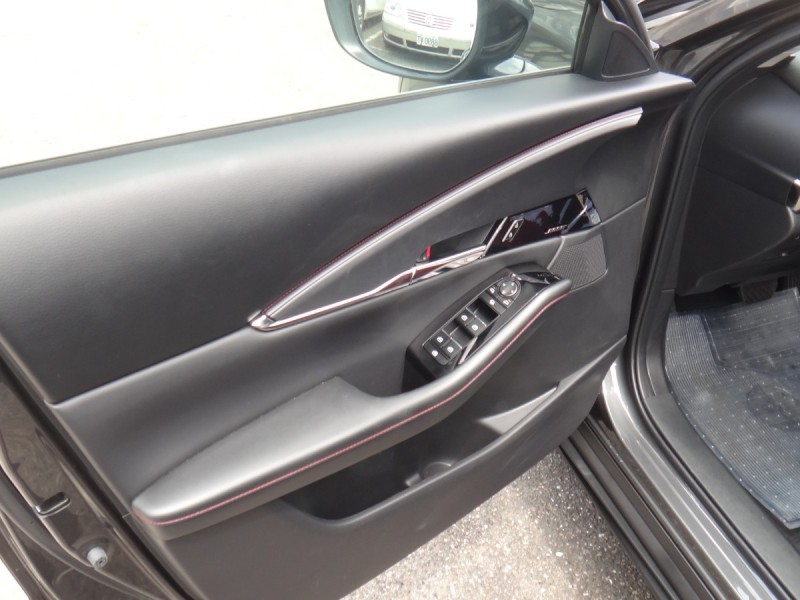 Mazda  CX-30    24式僅跑5千保證里程原廠保固中馬自達CX30換檔撥片電動椅跟車盲點aeb抬顯BOSE影音保證實車實價 | 新北市汽車商業同業公會｜TACA優良車商聯盟｜中古、二手車買車賣車公會認證保固
