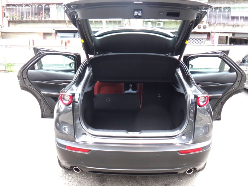 Mazda  CX-30    24式僅跑5千保證里程原廠保固中馬自達CX30換檔撥片電動椅跟車盲點aeb抬顯BOSE影音保證實車實價 | 新北市汽車商業同業公會｜TACA優良車商聯盟｜中古、二手車買車賣車公會認證保固
