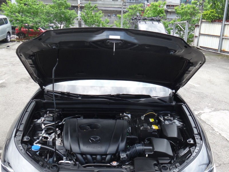 Mazda  CX-30    24式僅跑5千保證里程原廠保固中馬自達CX30換檔撥片電動椅跟車盲點aeb抬顯BOSE影音保證實車實價 | 新北市汽車商業同業公會｜TACA優良車商聯盟｜中古、二手車買車賣車公會認證保固