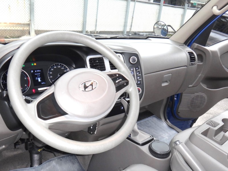 Hyundai  Porter 24式僅跑一千餘原廠保固中2.5柴油框式斗車現代波特5速手自排保證實車實價 | 新北市汽車商業同業公會｜TACA優良車商聯盟｜中古、二手車買車賣車公會認證保固