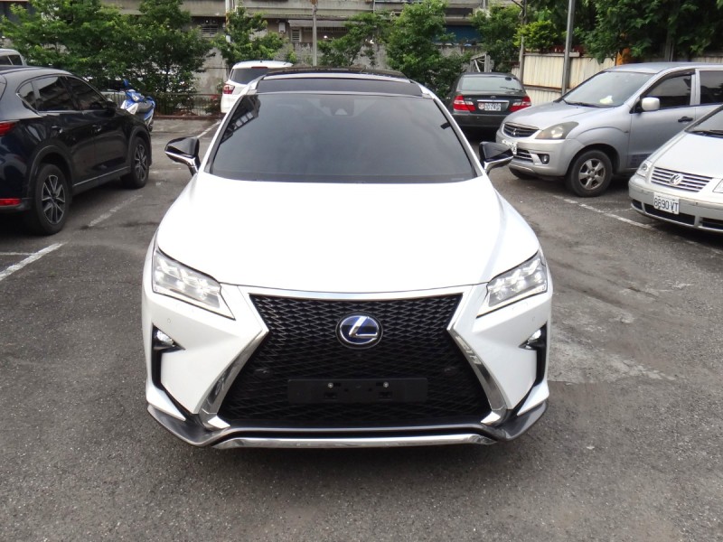 Lexus  RX 16年凌志RX450H全景F-SPORT版跟車盲點抬顯四傳油電極致白黑內裝保證里程實車實價 | 新北市汽車商業同業公會｜TACA優良車商聯盟｜中古、二手車買車賣車公會認證保固