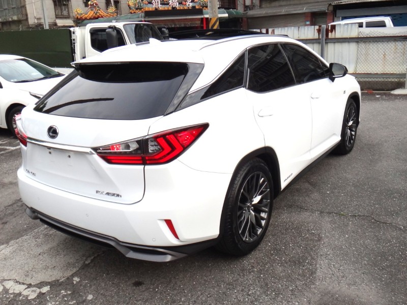 Lexus  RX 16年凌志RX450H全景F-SPORT版跟車盲點抬顯四傳油電極致白黑內裝保證里程實車實價 | 新北市汽車商業同業公會｜TACA優良車商聯盟｜中古、二手車買車賣車公會認證保固