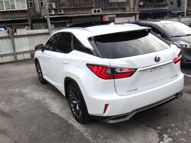 Lexus  RX 16年凌志RX450H全景F-SPORT版跟車盲點抬顯四傳油電極致白黑內裝保證里程實車實價 | 新北市汽車商業同業公會｜TACA優良車商聯盟｜中古、二手車買車賣車公會認證保固