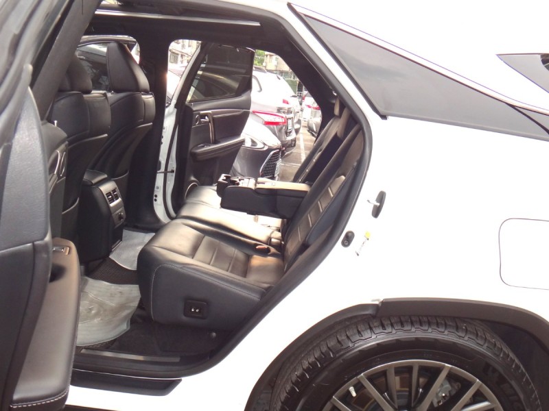 Lexus  RX 16年凌志RX450H全景F-SPORT版跟車盲點抬顯四傳油電極致白黑內裝保證里程實車實價 | 新北市汽車商業同業公會｜TACA優良車商聯盟｜中古、二手車買車賣車公會認證保固