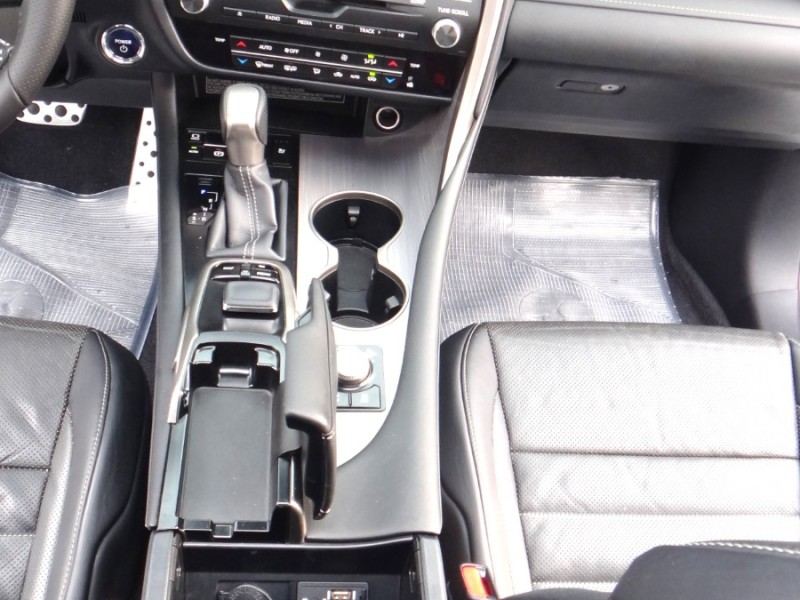 Lexus  RX 16年凌志RX450H全景F-SPORT版跟車盲點抬顯四傳油電極致白黑內裝保證里程實車實價 | 新北市汽車商業同業公會｜TACA優良車商聯盟｜中古、二手車買車賣車公會認證保固