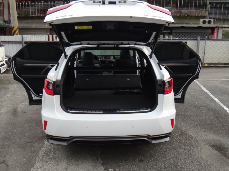 Lexus  RX 16年凌志RX450H全景F-SPORT版跟車盲點抬顯四傳油電極致白黑內裝保證里程實車實價 | 新北市汽車商業同業公會｜TACA優良車商聯盟｜中古、二手車買車賣車公會認證保固