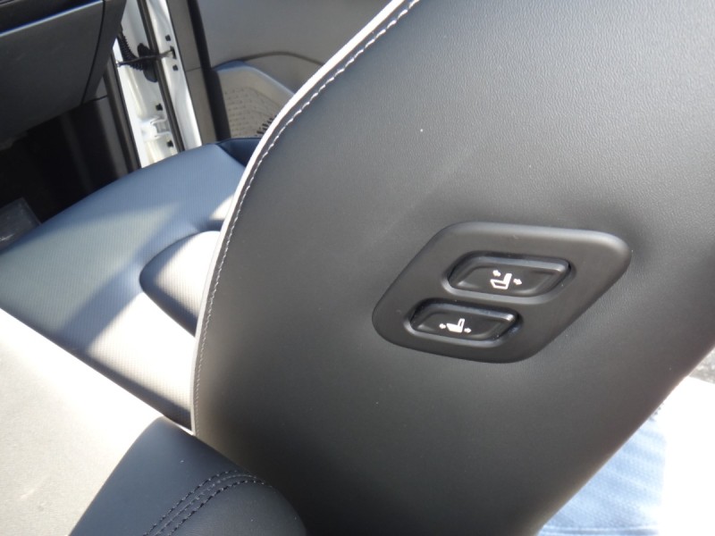 Hyundai  Custin 23年實跑3萬保固中現代1.5t旗艦b版卡斯汀撥片f1天窗跟車保證實車實價 | 新北市汽車商業同業公會｜TACA優良車商聯盟｜中古、二手車買車賣車公會認證保固