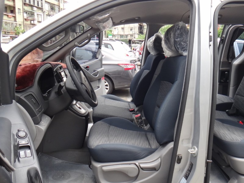 Hyundai  Starex 14年保證實跑6萬純自用現代史塔瑞斯2.5後驅柴油對座9+3全滑軌12座實車實價 | 新北市汽車商業同業公會｜TACA優良車商聯盟｜中古、二手車買車賣車公會認證保固