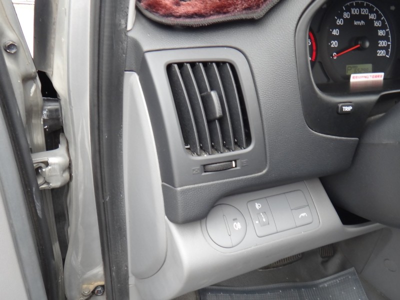 Hyundai  Starex 14年保證實跑6萬純自用現代史塔瑞斯2.5後驅柴油對座9+3全滑軌12座實車實價 | 新北市汽車商業同業公會｜TACA優良車商聯盟｜中古、二手車買車賣車公會認證保固