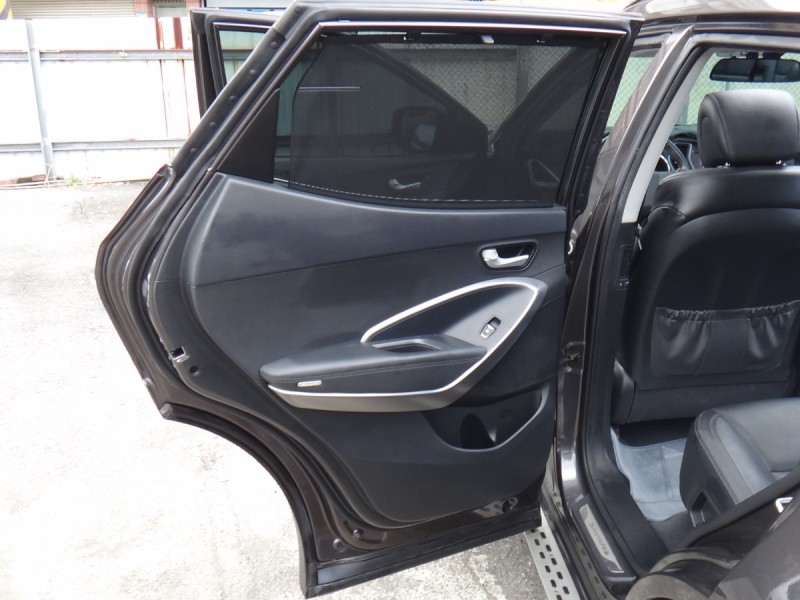 Hyundai  Santa Fe    17年保證里程現代山土匪4傳車頂架全景抬顯前後行車紀錄器原廠車側踏板自動停車導引保證實車實價 | 新北市汽車商業同業公會｜TACA優良車商聯盟｜中古、二手車買車賣車公會認證保固