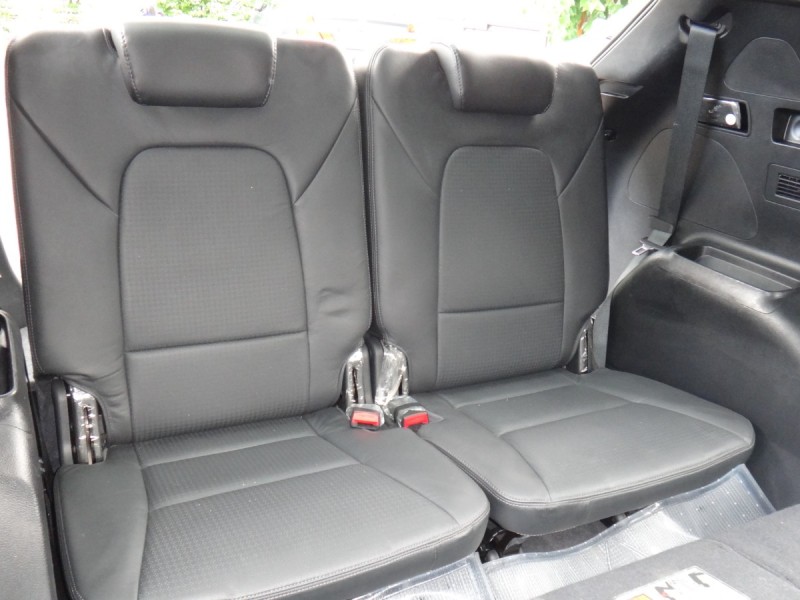 Hyundai  Santa Fe    17年保證里程現代山土匪4傳車頂架全景抬顯前後行車紀錄器原廠車側踏板自動停車導引保證實車實價 | 新北市汽車商業同業公會｜TACA優良車商聯盟｜中古、二手車買車賣車公會認證保固