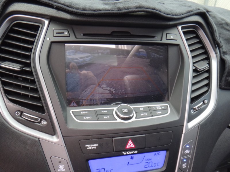 Hyundai  Santa Fe    17年保證里程現代山土匪4傳車頂架全景抬顯前後行車紀錄器原廠車側踏板自動停車導引保證實車實價 | 新北市汽車商業同業公會｜TACA優良車商聯盟｜中古、二手車買車賣車公會認證保固