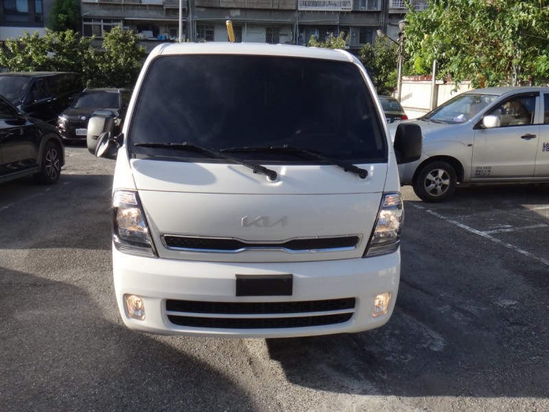 Kia  Kaon(卡旺) 24年僅跑1萬餘保證里程保固中起亞卡旺5速手自排定速晴雨窗原廠多媒體影音前後行車紀錄器保證實車實價 | 新北市汽車商業同業公會｜TACA優良車商聯盟｜中古、二手車買車賣車公會認證保固