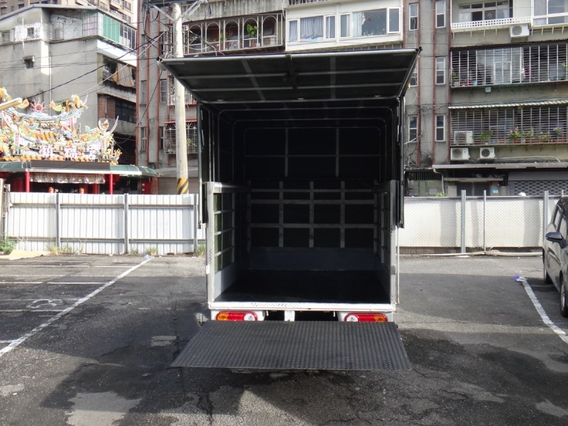 Hyundai  Porter 21年保證里程現代PORTERPRO2.5CRDi小霸王5速手自排雙箱升降遙控尾門附升降遙控帆布前後行車紀錄器案卓影音盲點偵側防滑循跡保證實車實價 | 新北市汽車商業同業公會｜TACA優良車商聯盟｜中古、二手車買車賣車公會認證保固