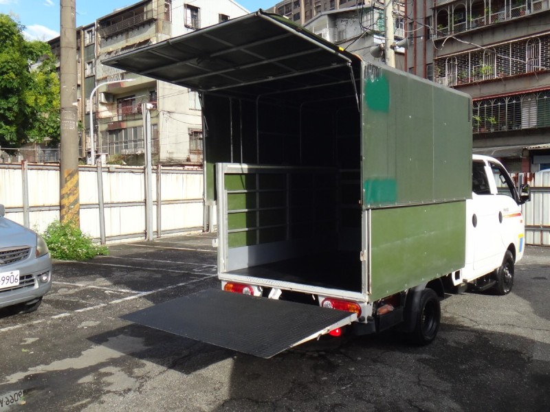 Hyundai  Porter 21年保證里程現代PORTERPRO2.5CRDi小霸王5速手自排雙箱升降遙控尾門附升降遙控帆布前後行車紀錄器案卓影音盲點偵側防滑循跡保證實車實價 | 新北市汽車商業同業公會｜TACA優良車商聯盟｜中古、二手車買車賣車公會認證保固