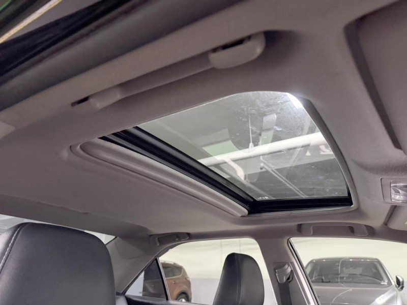 Toyota  Camry 最頂級尊爵版│一手車│４顆氣囊│天窗│免鑰匙啟閉│電視導航│循跡防滑│CAMRY | 新北市汽車商業同業公會｜TACA優良車商聯盟｜中古、二手車買車賣車公會認證保固