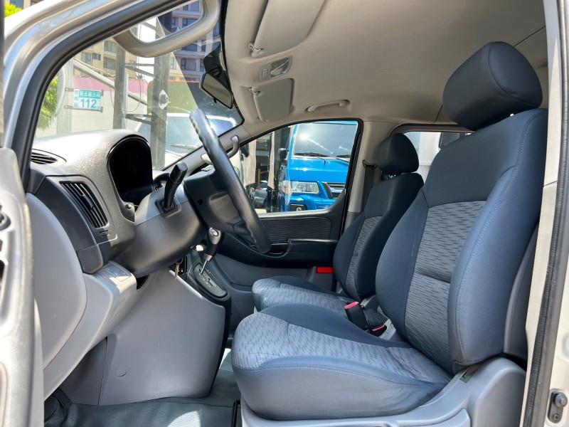 Hyundai  Starex 2015 Hyundai Grand Starex 12人座滑軌型 史塔瑞斯 全車如新 車況超讚 現代 商務車 廂型車 | 新北市汽車商業同業公會｜TACA優良車商聯盟｜中古、二手車買車賣車公會認證保固