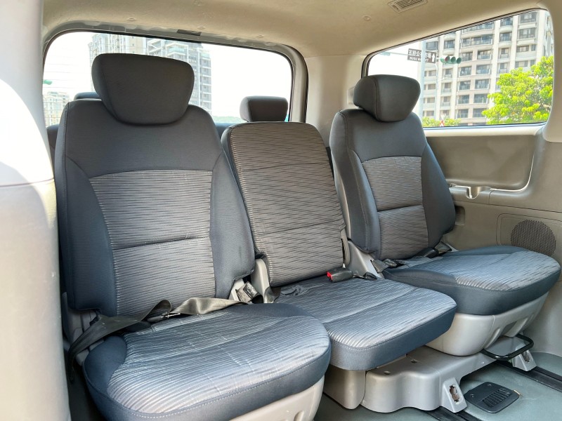 Hyundai  Starex 2015 Hyundai Grand Starex 12人座滑軌型 史塔瑞斯 全車如新 車況超讚 現代 商務車 廂型車 | 新北市汽車商業同業公會｜TACA優良車商聯盟｜中古、二手車買車賣車公會認證保固