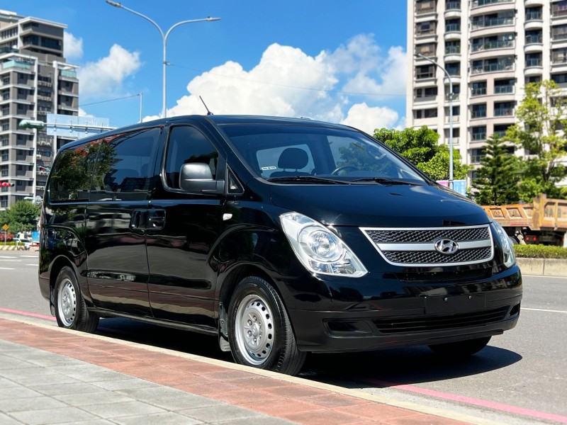 Hyundai  Starex 2015 Hyundai Grand Starex 9人座 史塔瑞斯 全車如新 車況超讚 現代 商務車 廂型車 現代 | 新北市汽車商業同業公會｜TACA優良車商聯盟｜中古、二手車買車賣車公會認證保固