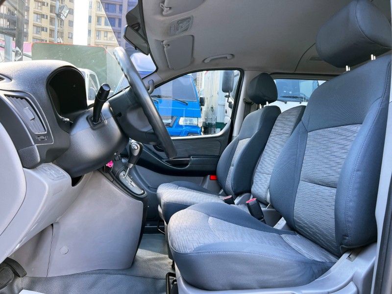 Hyundai  Starex 2015 Hyundai Grand Starex 9人座 史塔瑞斯 全車如新 車況超讚 現代 商務車 廂型車 現代 | 新北市汽車商業同業公會｜TACA優良車商聯盟｜中古、二手車買車賣車公會認證保固