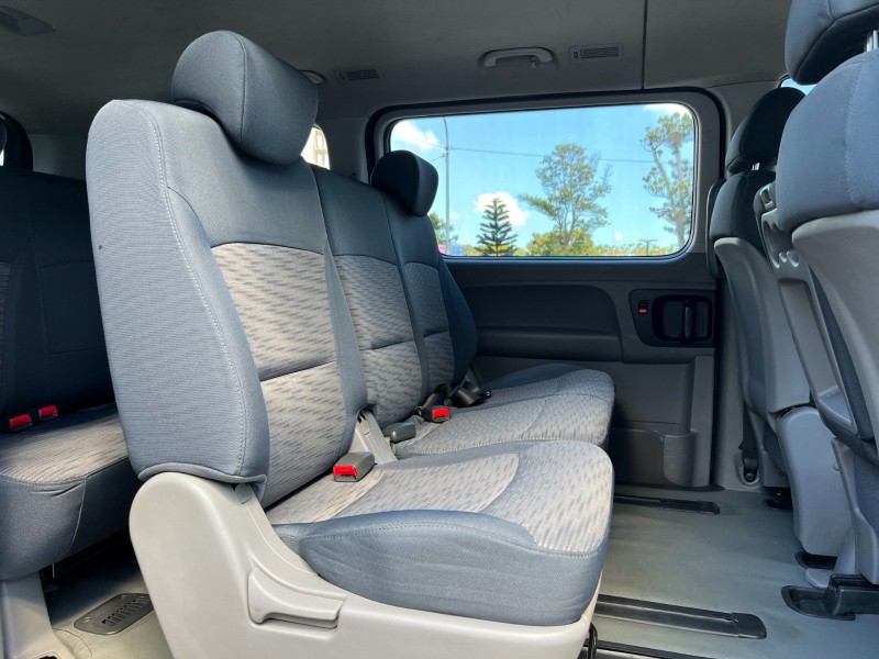 Hyundai  Starex 2015 Hyundai Grand Starex 9人座 史塔瑞斯 全車如新 車況超讚 現代 商務車 廂型車 現代 | 新北市汽車商業同業公會｜TACA優良車商聯盟｜中古、二手車買車賣車公會認證保固