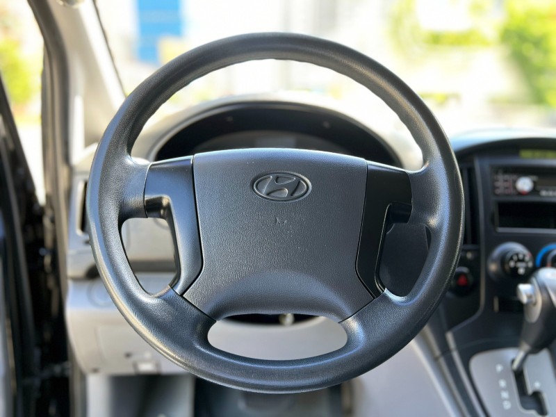 Hyundai  Starex 2015 Hyundai Grand Starex 9人座 史塔瑞斯 全車如新 車況超讚 現代 商務車 廂型車 現代 | 新北市汽車商業同業公會｜TACA優良車商聯盟｜中古、二手車買車賣車公會認證保固