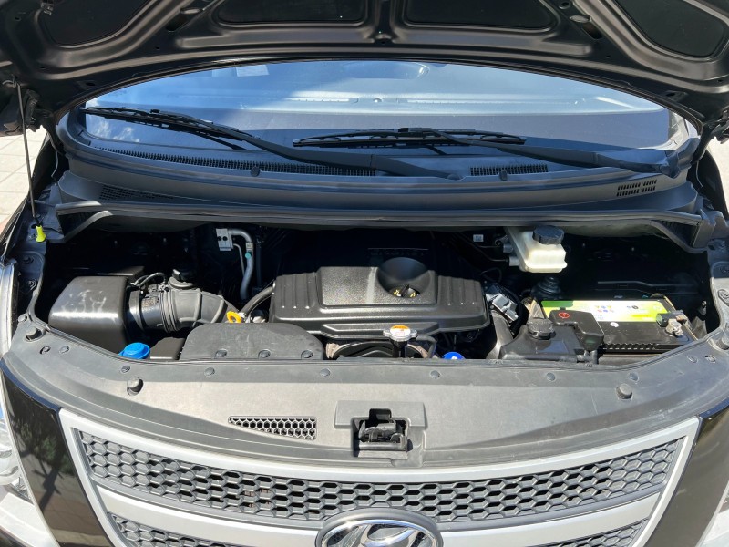 Hyundai  Starex 2015 Hyundai Grand Starex 9人座 史塔瑞斯 全車如新 車況超讚 現代 商務車 廂型車 現代 | 新北市汽車商業同業公會｜TACA優良車商聯盟｜中古、二手車買車賣車公會認證保固