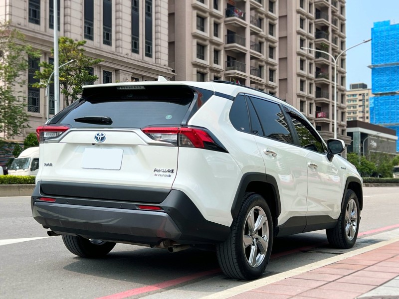 Toyota  RAV4 2020 Toyota RAV4 2.5 Hybrid旗艦 油電 豐田 一手車 超低里程 只跑3萬 新車保固內 原鈑件 | 新北市汽車商業同業公會｜TACA優良車商聯盟｜中古、二手車買車賣車公會認證保固