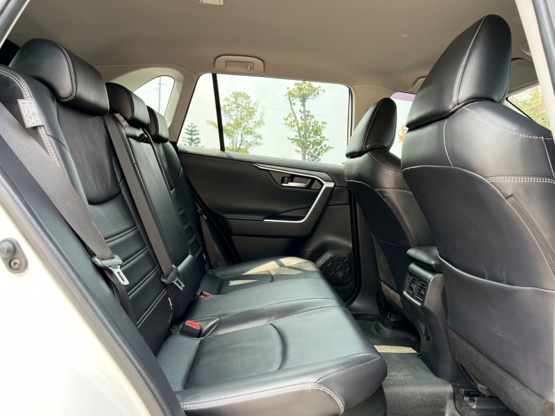 Toyota  RAV4 2020 Toyota RAV4 2.5 Hybrid旗艦 油電 豐田 一手車 超低里程 只跑3萬 新車保固內 原鈑件 | 新北市汽車商業同業公會｜TACA優良車商聯盟｜中古、二手車買車賣車公會認證保固