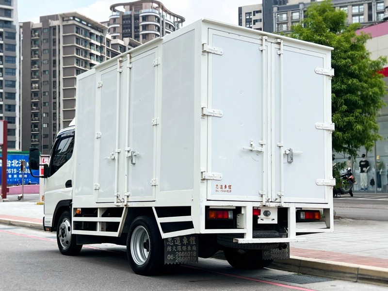 Mitsubishi  Canter 2019 Mitsubishi Canter 10尺半 高廂 只跑12萬 全車超漂亮 原廠保養 三菱 堅達 貨車 商用車 | 新北市汽車商業同業公會｜TACA優良車商聯盟｜中古、二手車買車賣車公會認證保固