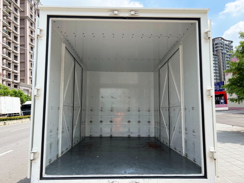 Mitsubishi  Canter 2019 Mitsubishi Canter 10尺半 高廂 只跑12萬 全車超漂亮 原廠保養 三菱 堅達 貨車 商用車 | 新北市汽車商業同業公會｜TACA優良車商聯盟｜中古、二手車買車賣車公會認證保固