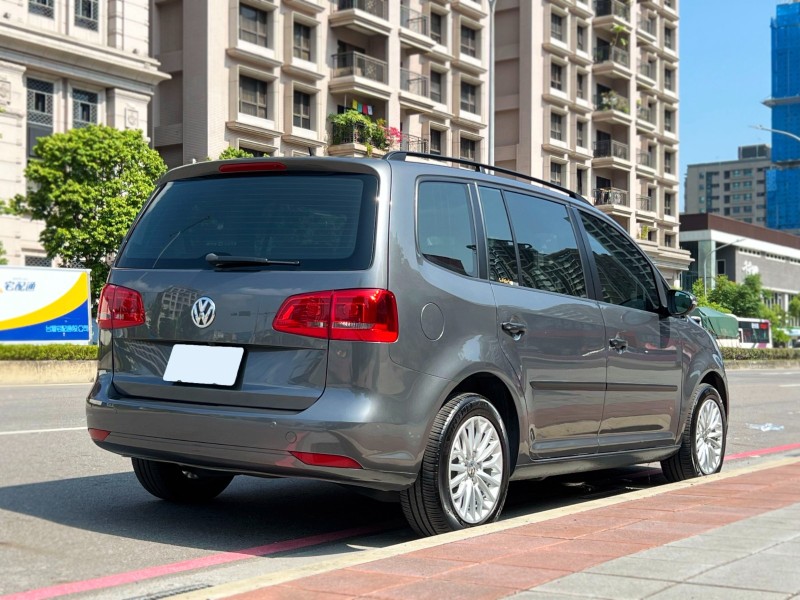 Volkswagen 福斯  Touran 2014 Volkswagen Touran 1.6 TDI柴油款 一手車 原廠保養 原鈑件 福斯 土狼 MPV 實車價 | 新北市汽車商業同業公會｜TACA優良車商聯盟｜中古、二手車買車賣車公會認證保固