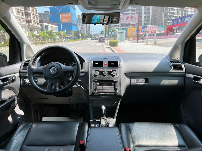 Volkswagen 福斯  Touran 2014 Volkswagen Touran 1.6 TDI柴油款 一手車 原廠保養 原鈑件 福斯 土狼 MPV 實車價 | 新北市汽車商業同業公會｜TACA優良車商聯盟｜中古、二手車買車賣車公會認證保固