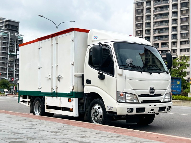 Hino  300 2021 HINO 300 11呎半 4芯升降尾門 車況超讚 全車如新 貨車 商用車 日野 6期環保 出廠5噸 實車實價 | 新北市汽車商業同業公會｜TACA優良車商聯盟｜中古、二手車買車賣車公會認證保固