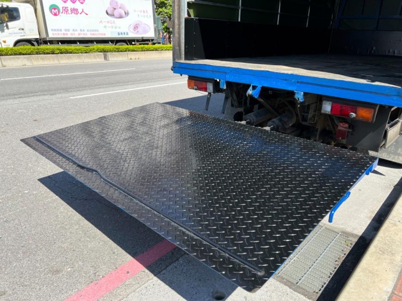 Mitsubishi  Canter 2019 MITSUBISHI CANTER 11呎半 升降尾門 電動升降篷 只跑10萬 原廠保養 堅達 貨車 商用車  | 新北市汽車商業同業公會｜TACA優良車商聯盟｜中古、二手車買車賣車公會認證保固