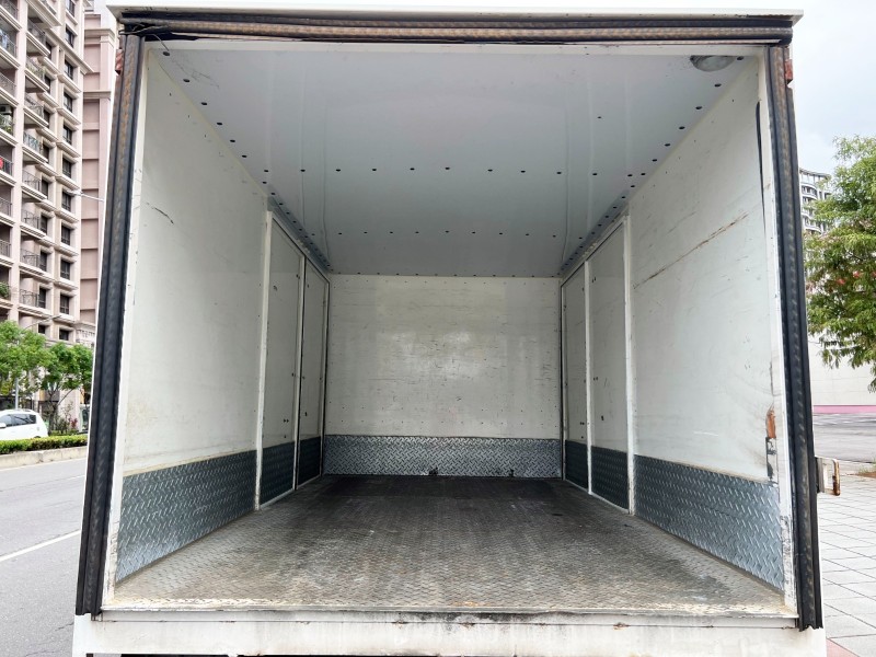 Hino  300 2021 HINO 300 11呎半 4芯升降尾門 車況超讚 全車如新 貨車 商用車 日野 6期環保 出廠5噸 實車實價 | 新北市汽車商業同業公會｜TACA優良車商聯盟｜中古、二手車買車賣車公會認證保固