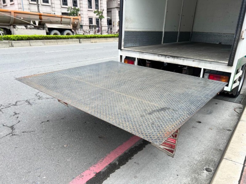 Hino  300 2021 HINO 300 11呎半 4芯升降尾門 車況超讚 全車如新 貨車 商用車 日野 6期環保 出廠5噸 實車實價 | 新北市汽車商業同業公會｜TACA優良車商聯盟｜中古、二手車買車賣車公會認證保固
