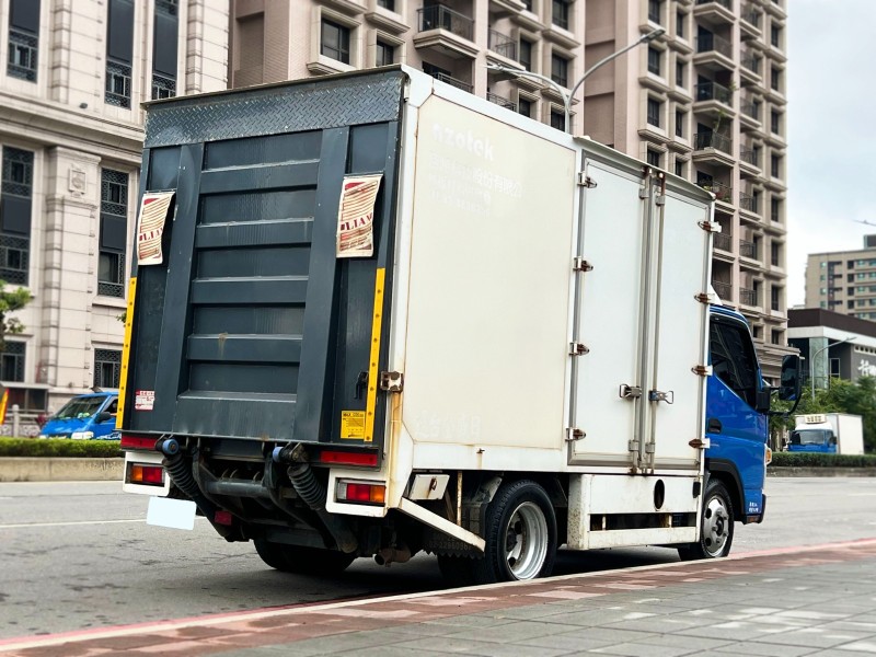 Mitsubishi  Canter 2021 MITSUBISHI CANTER 11呎半 自排 高廂 4芯尾門 只跑2萬 原廠保養 堅達 貨車 商用車 | 新北市汽車商業同業公會｜TACA優良車商聯盟｜中古、二手車買車賣車公會認證保固