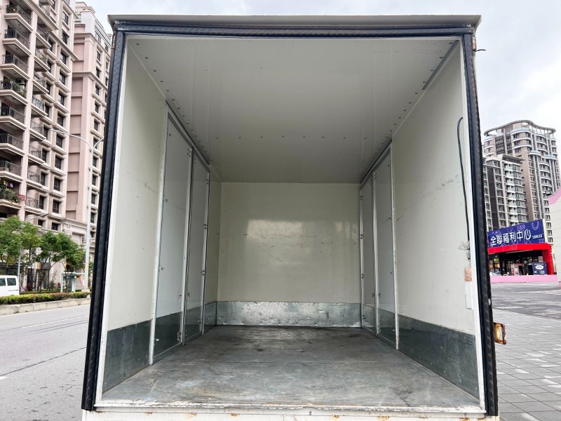 Mitsubishi  Canter 2021 MITSUBISHI CANTER 11呎半 自排 高廂 4芯尾門 只跑2萬 原廠保養 堅達 貨車 商用車 | 新北市汽車商業同業公會｜TACA優良車商聯盟｜中古、二手車買車賣車公會認證保固