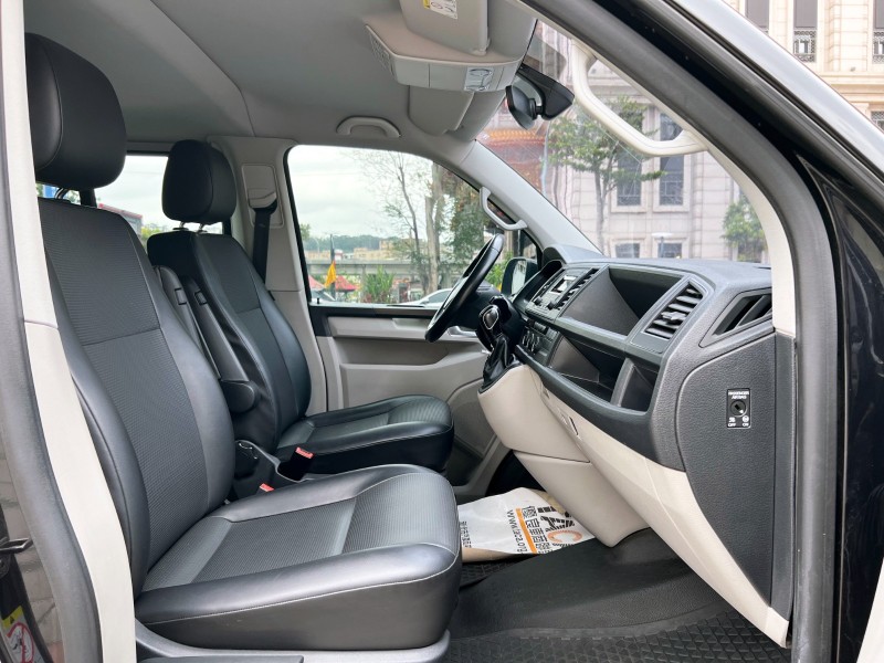 Volkswagen 福斯  T6  T6 CARAVELLE 2018 Volkswagen Caravelle T6 9人座 2+2+2+3 全車超漂亮 車況超讚 福斯 箱型車 | 新北市汽車商業同業公會｜TACA優良車商聯盟｜中古、二手車買車賣車公會認證保固