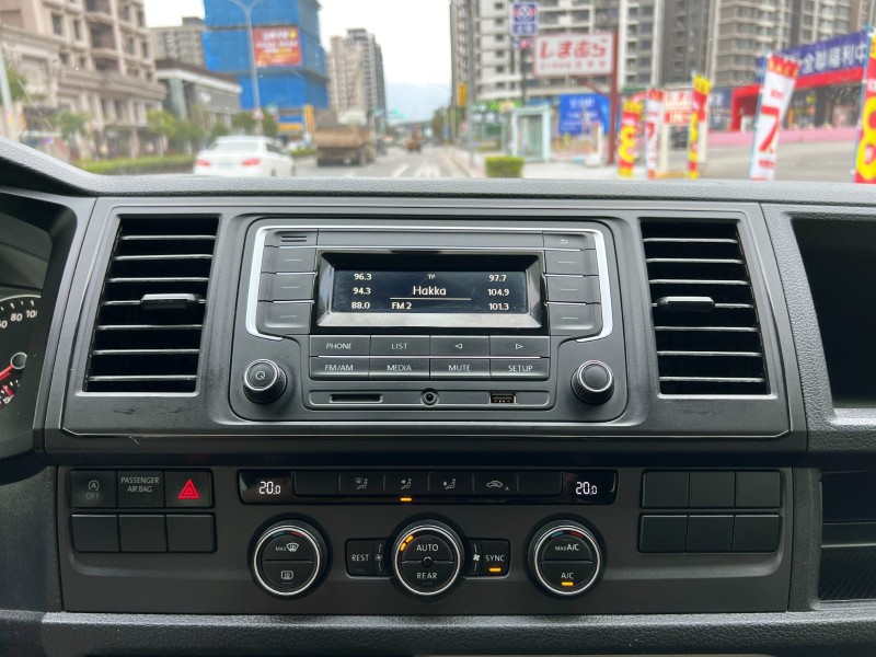Volkswagen 福斯  T6  T6 CARAVELLE 2018 Volkswagen Caravelle T6 9人座 2+2+2+3 全車超漂亮 車況超讚 福斯 箱型車 | 新北市汽車商業同業公會｜TACA優良車商聯盟｜中古、二手車買車賣車公會認證保固