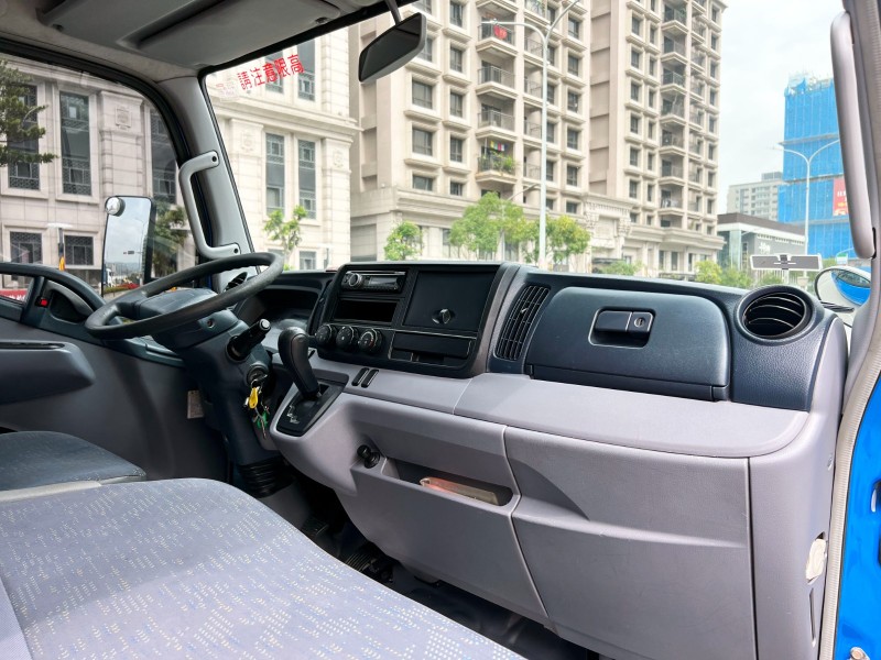 Mitsubishi  Canter 2015 MITSUBISHI CANTER 11呎半 自排 高廂 雙芯尾門 只跑16萬 FUSO 堅達 貨車 商用車 | 新北市汽車商業同業公會｜TACA優良車商聯盟｜中古、二手車買車賣車公會認證保固