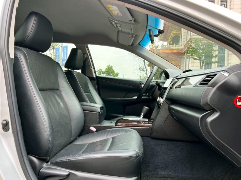 Toyota  Camry 《只跑11萬》2012 Toyota Camry Hybrid-G 超低里程 全車超漂亮 油電車 豐田 冠美麗 安卓機 | 新北市汽車商業同業公會｜TACA優良車商聯盟｜中古、二手車買車賣車公會認證保固