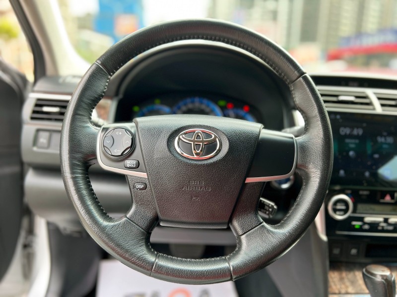 Toyota  Camry 《只跑11萬》2012 Toyota Camry Hybrid-G 超低里程 全車超漂亮 油電車 豐田 冠美麗 安卓機 | 新北市汽車商業同業公會｜TACA優良車商聯盟｜中古、二手車買車賣車公會認證保固
